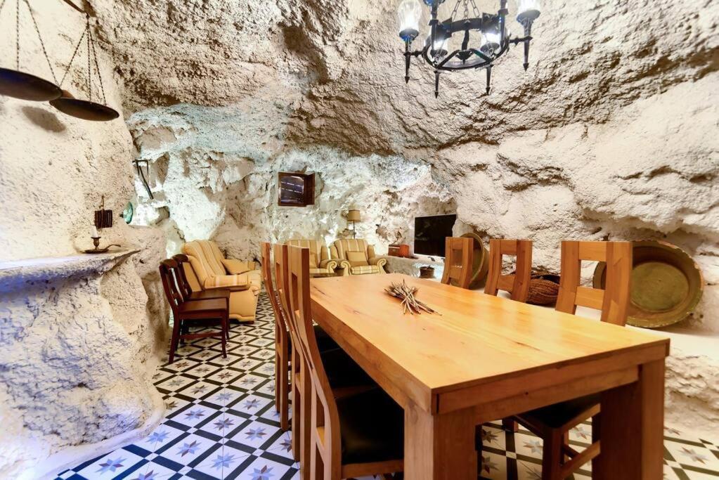 Cueva Con Jacuzzi A 20 Minutos De Valencia Βίλα Benaguacil Εξωτερικό φωτογραφία