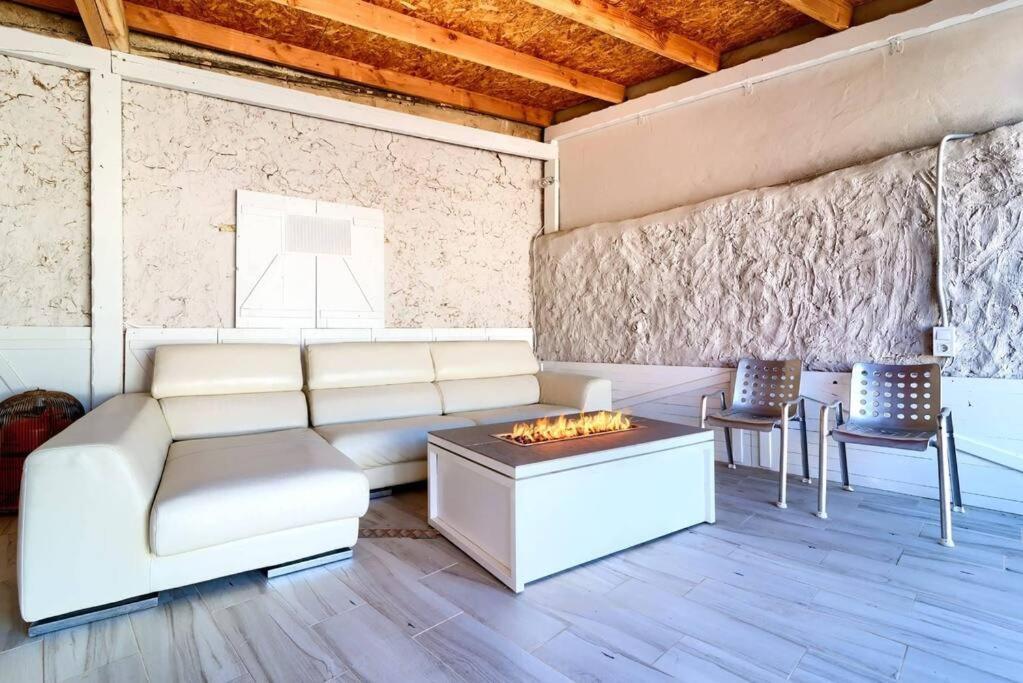 Cueva Con Jacuzzi A 20 Minutos De Valencia Βίλα Benaguacil Εξωτερικό φωτογραφία